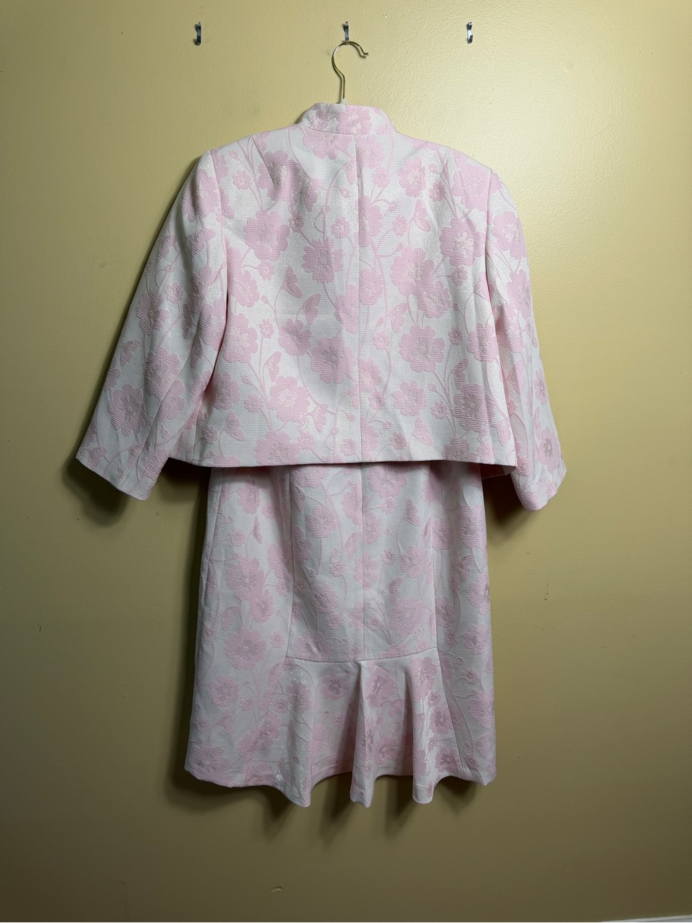 Kasper Two-Piece Dress Suit Size 14 Tutu Pink Metallic Floral Jacquard - Picture 4 of 9